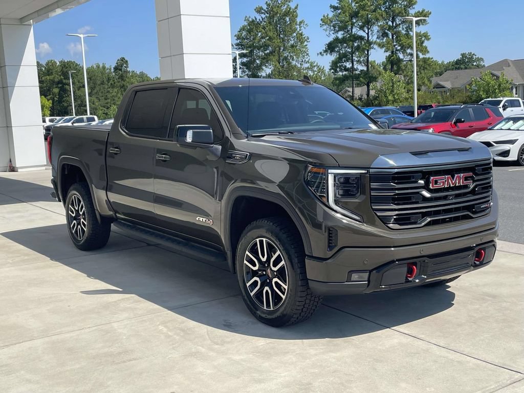Used 2023 GMC Sierra 1500 AT4 w/ AT4 Premium Package AWD/4WD image 5