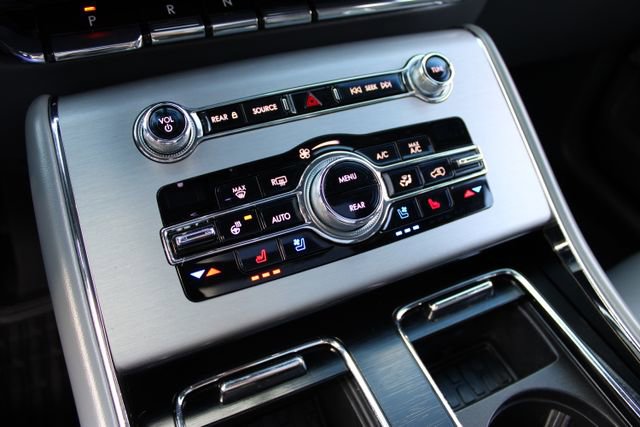 Used 2020 Lincoln Aviator Reserve w/ Equipment Group 202A image 21