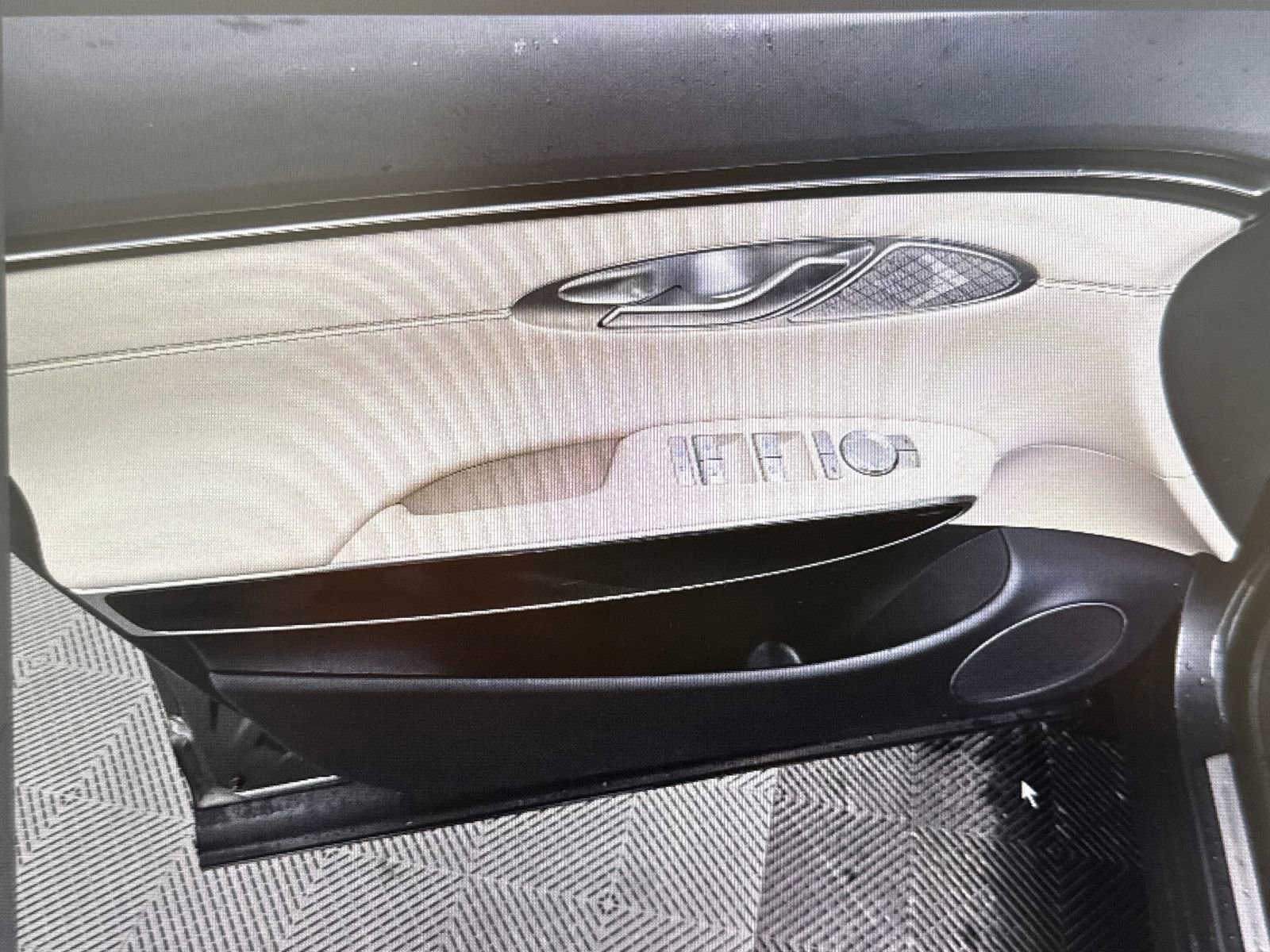 Used 2025 Genesis GV70 2.5T image 9