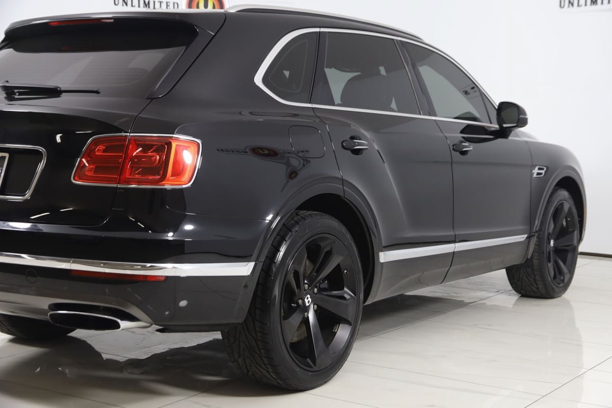 Used 2018 Bentley Bentayga AWD/4WD image 60