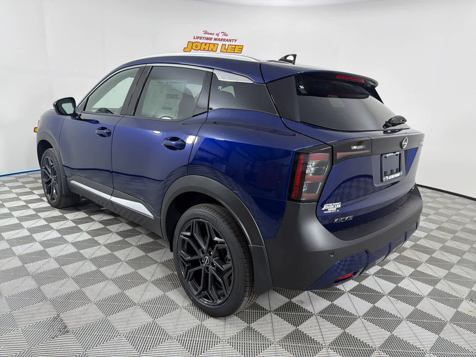 New 2026 Nissan Kicks SR w/ SR Premium Package image 3