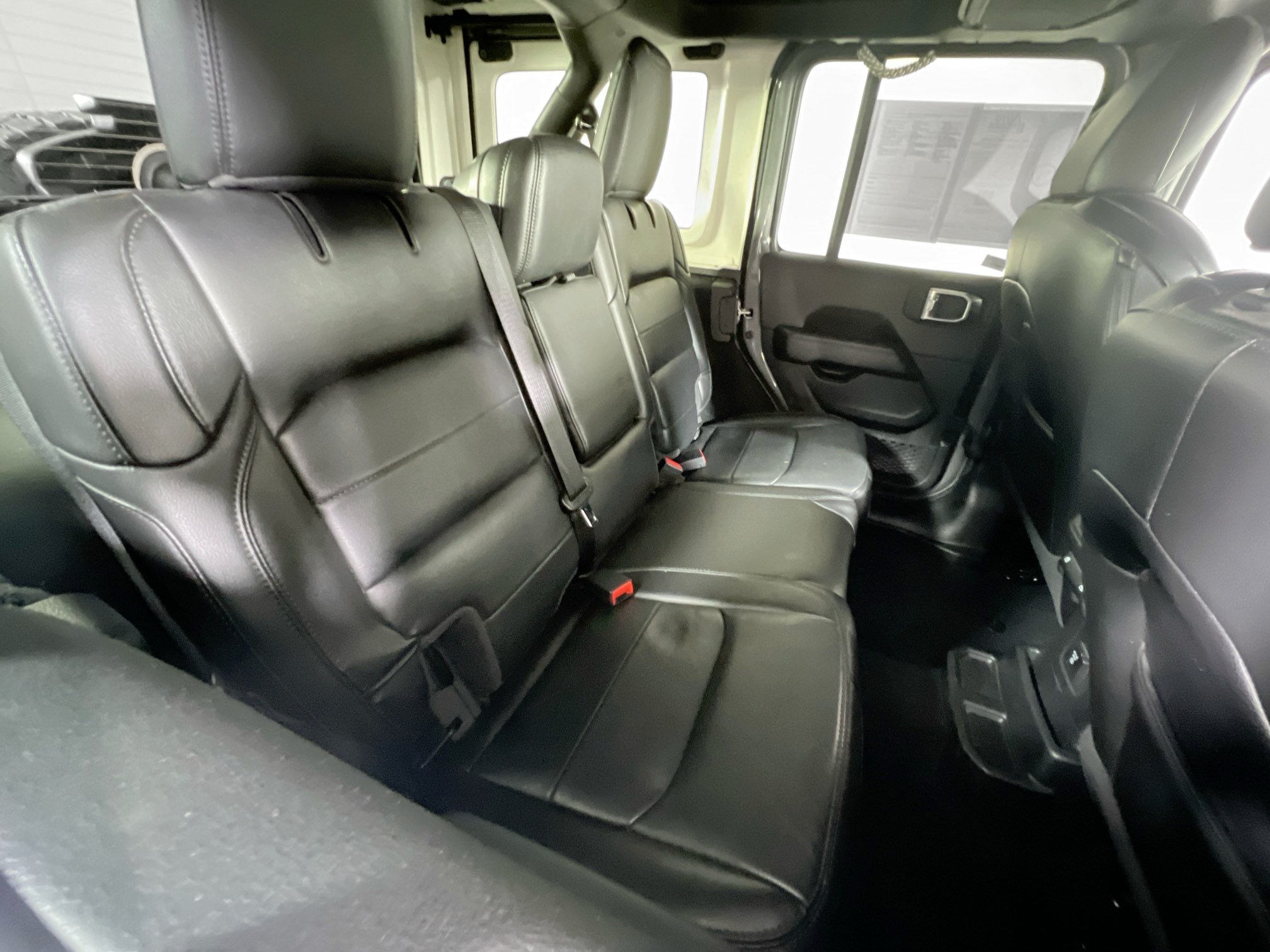 Used 2020 Jeep Wrangler Unlimited Sahara AWD/4WD image 26