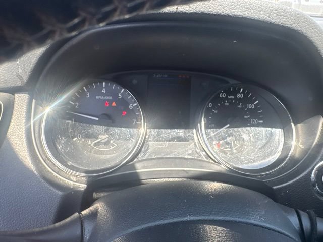 Used 2022 Nissan Rogue Sport SV FWD image 11