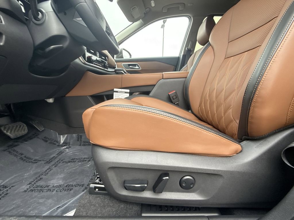 Certified 2026 Nissan Rogue Platinum w/ Platinum Premium Package image 12