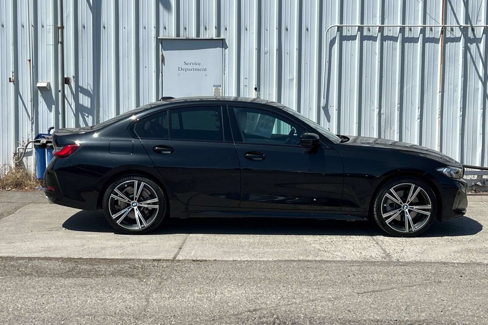 Used 2023 BMW 330i Sedan w/ Premium Package RWD image 3