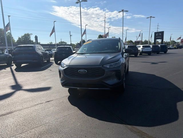 Used 2025 Ford Escape ST-Line FWD image 24