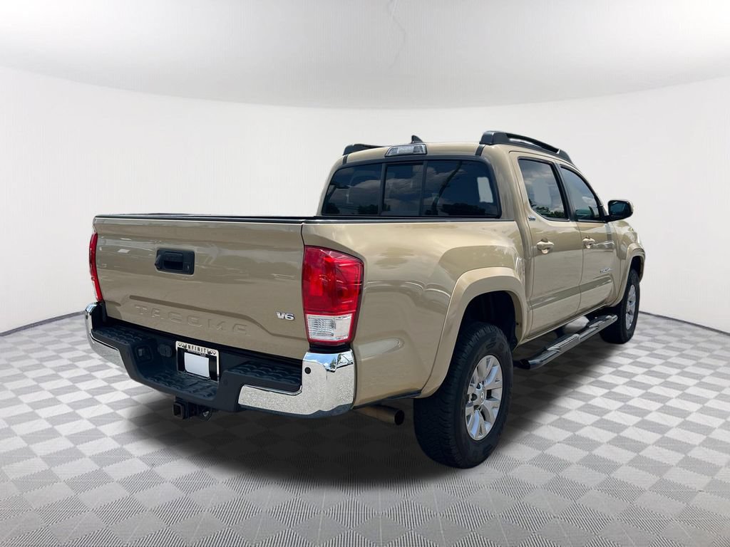 Used 2017 Toyota Tacoma SR5 w/ Tow Package RWD image 5
