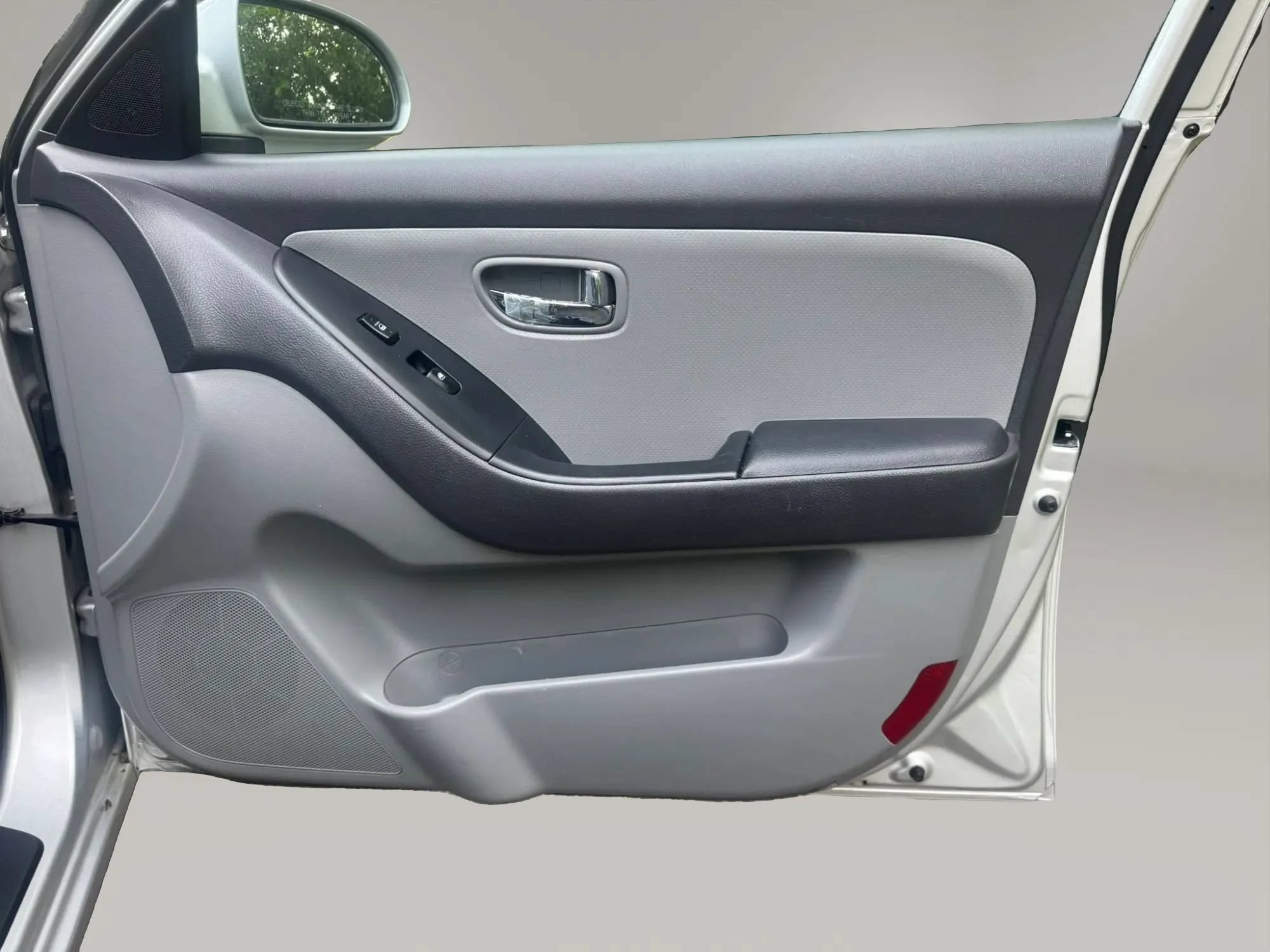 Used 2010 Hyundai Elantra GLS FWD image 11