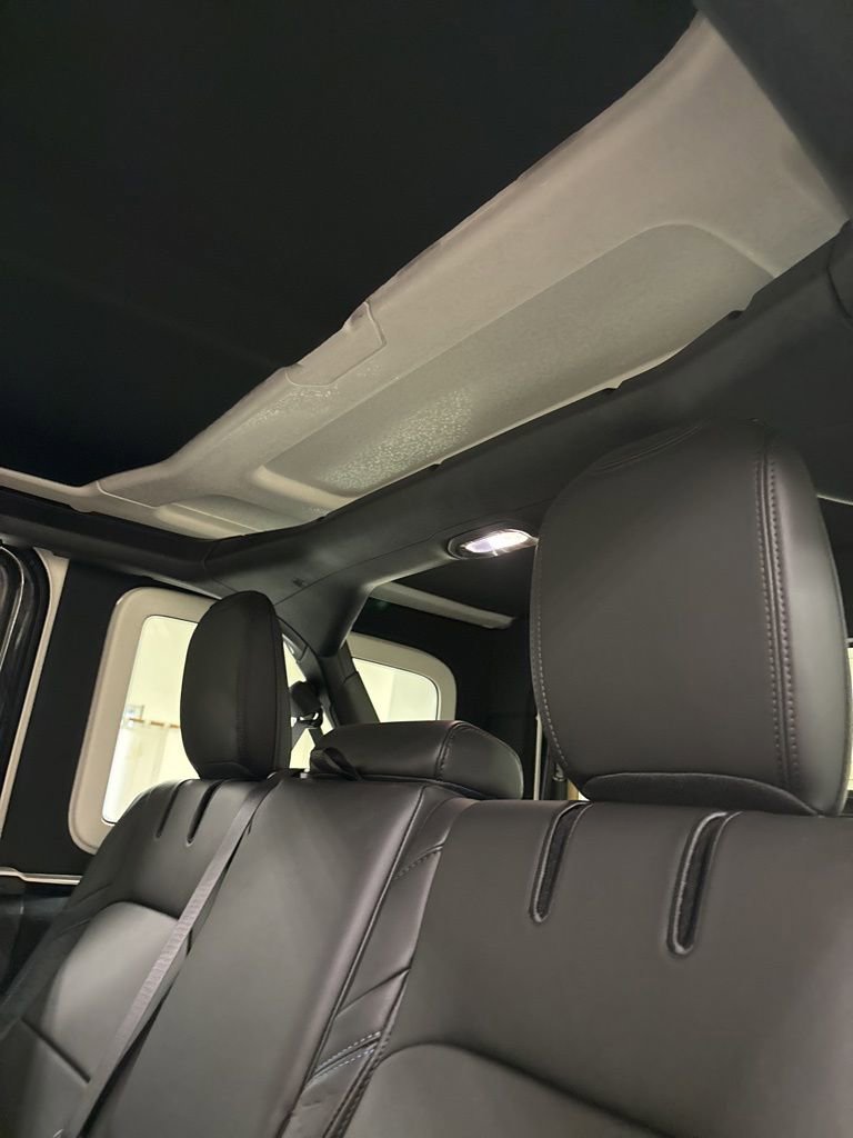 Used 2024 Jeep Wrangler High Altitude image 25