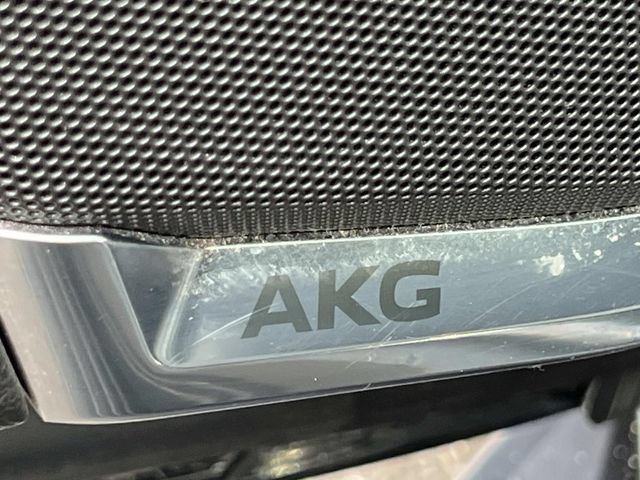 Used 2022 Cadillac Escalade Premium Luxury AWD/4WD image 19