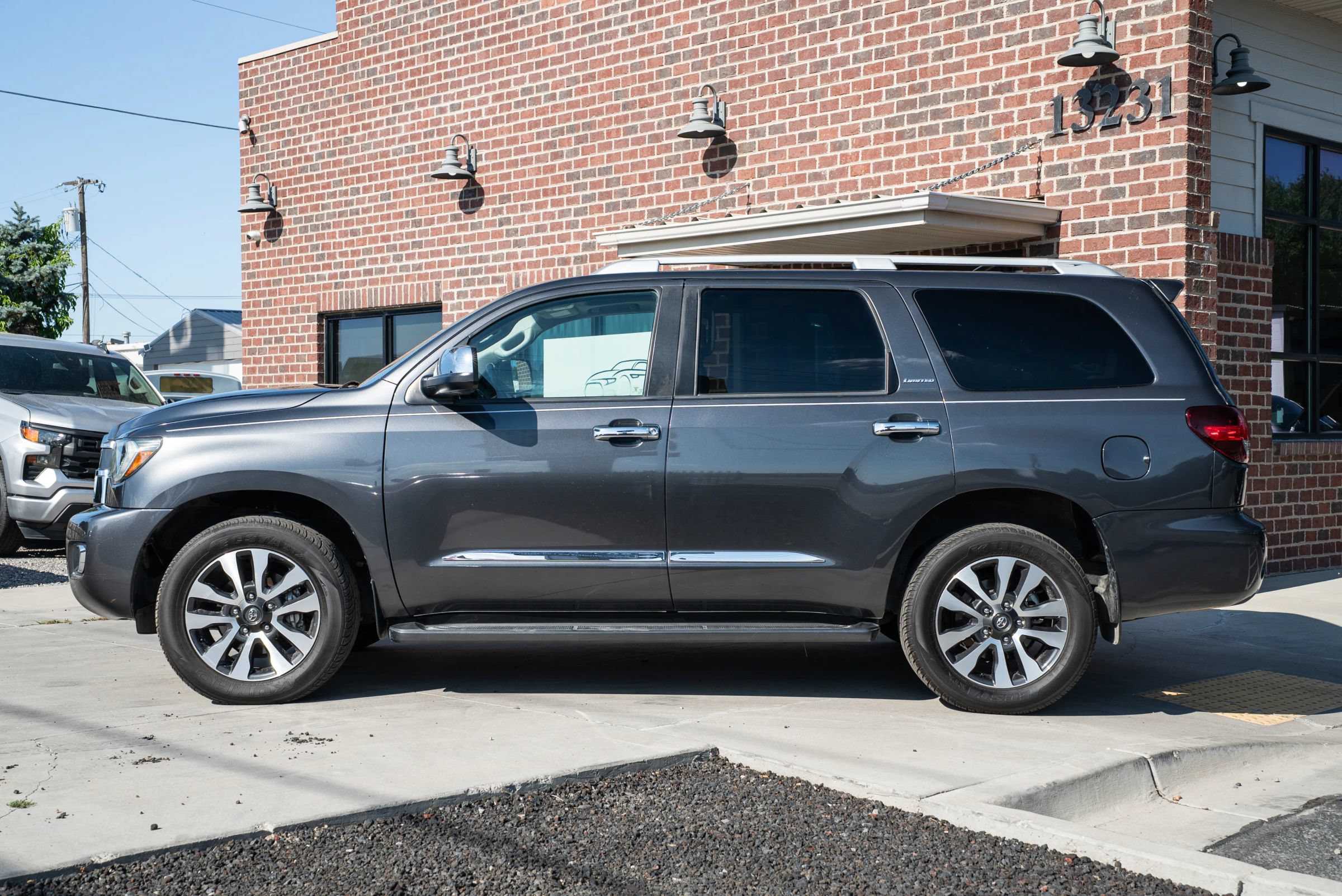 Used 2019 Toyota Sequoia Limited w/ Safety & Convenience Package AWD/4WD image 3