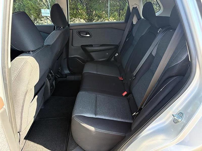 Used 2022 Nissan Rogue SV FWD image 46