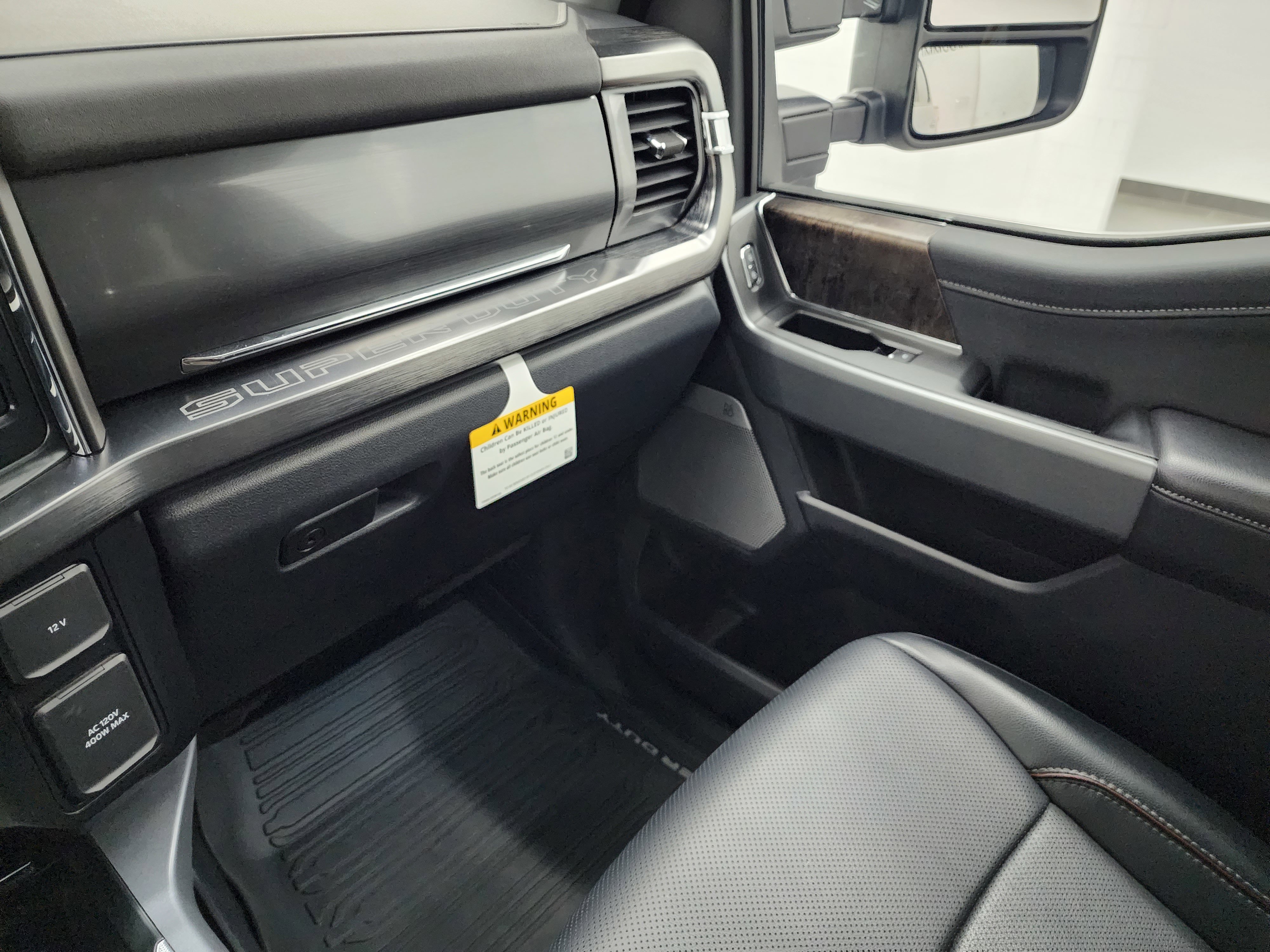 Used 2024 Ford F250 Lariat w/ Chrome Package image 12