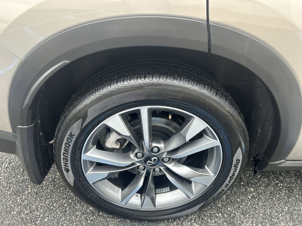 Certified 2025 INFINITI QX60 Luxe image 12