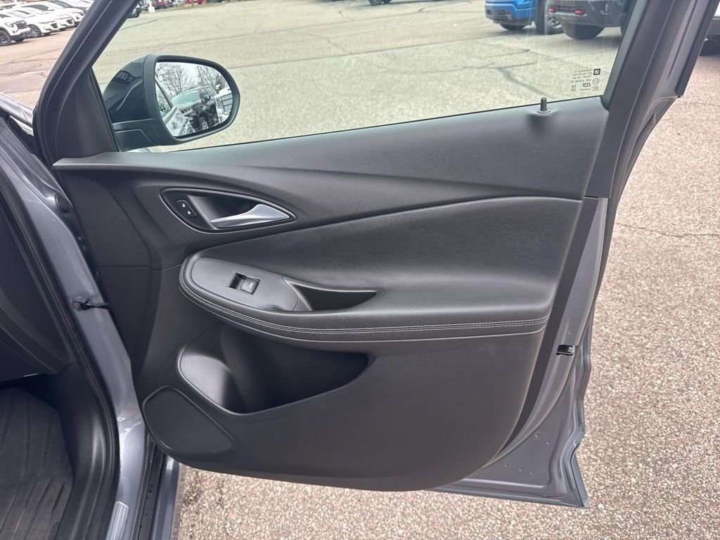 Used 2020 Buick Encore GX Essence w/ Advanced Technology Package image 46