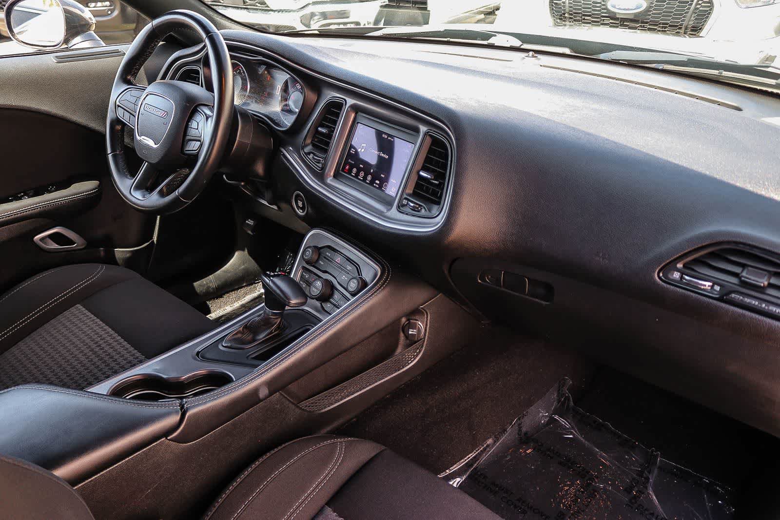Used 2022 Dodge Challenger SXT RWD image 14