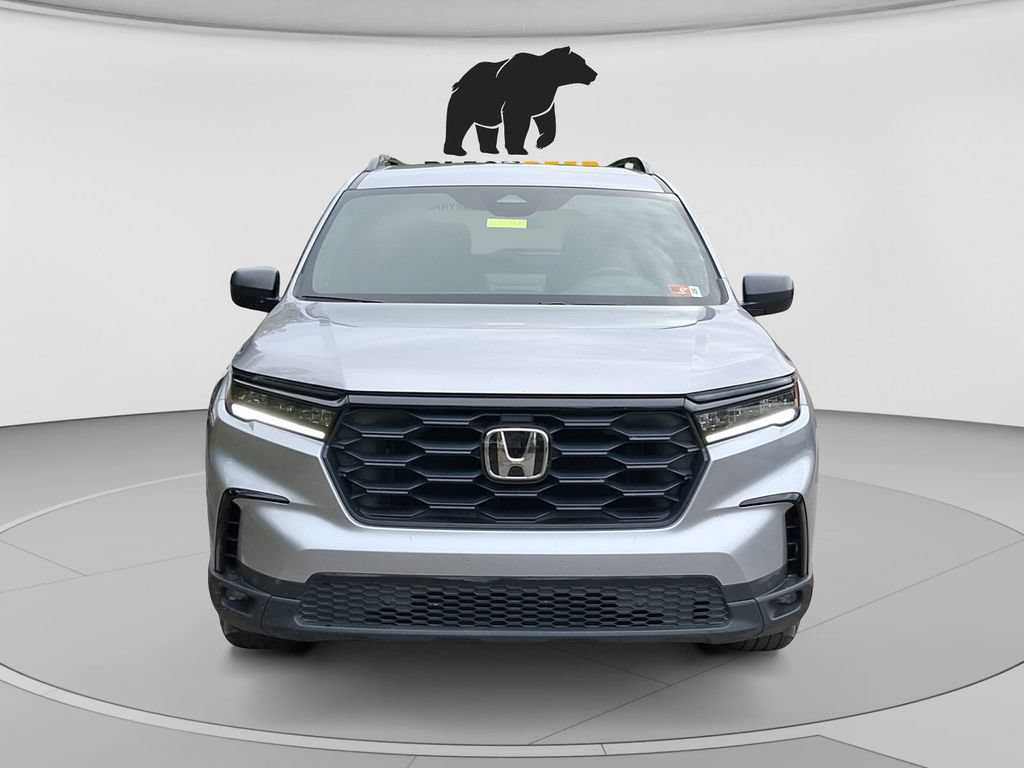 Used 2025 Honda Pilot Sport image 8