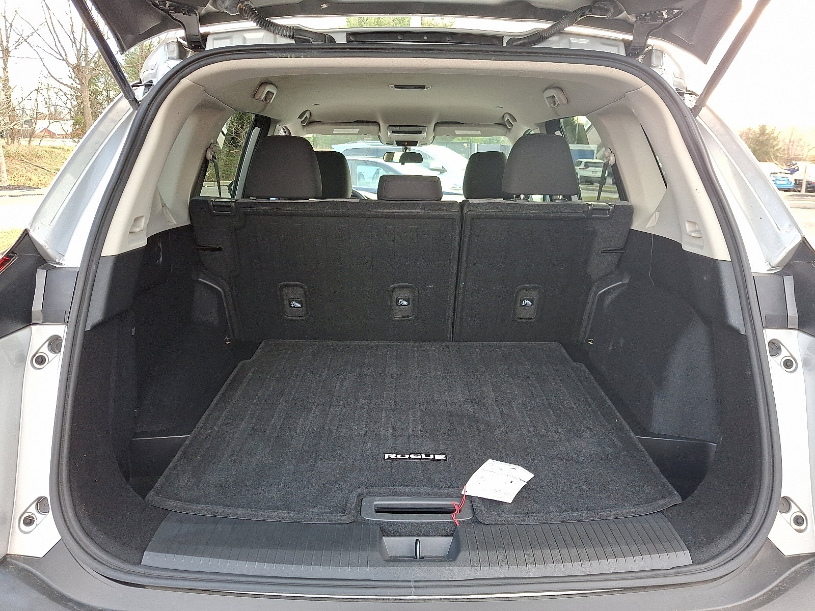 Certified 2022 Nissan Rogue SV image 28