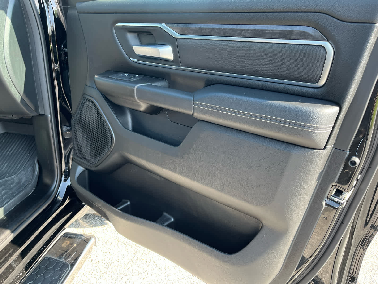 Used 2024 RAM 1500 Big Horn AWD/4WD image 33