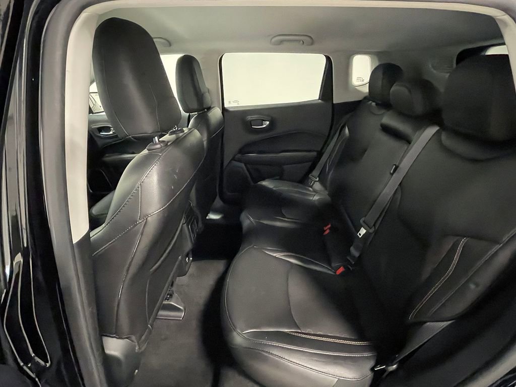 Used 2020 Jeep Compass Latitude w/ Cold Weather Group AWD/4WD image 17