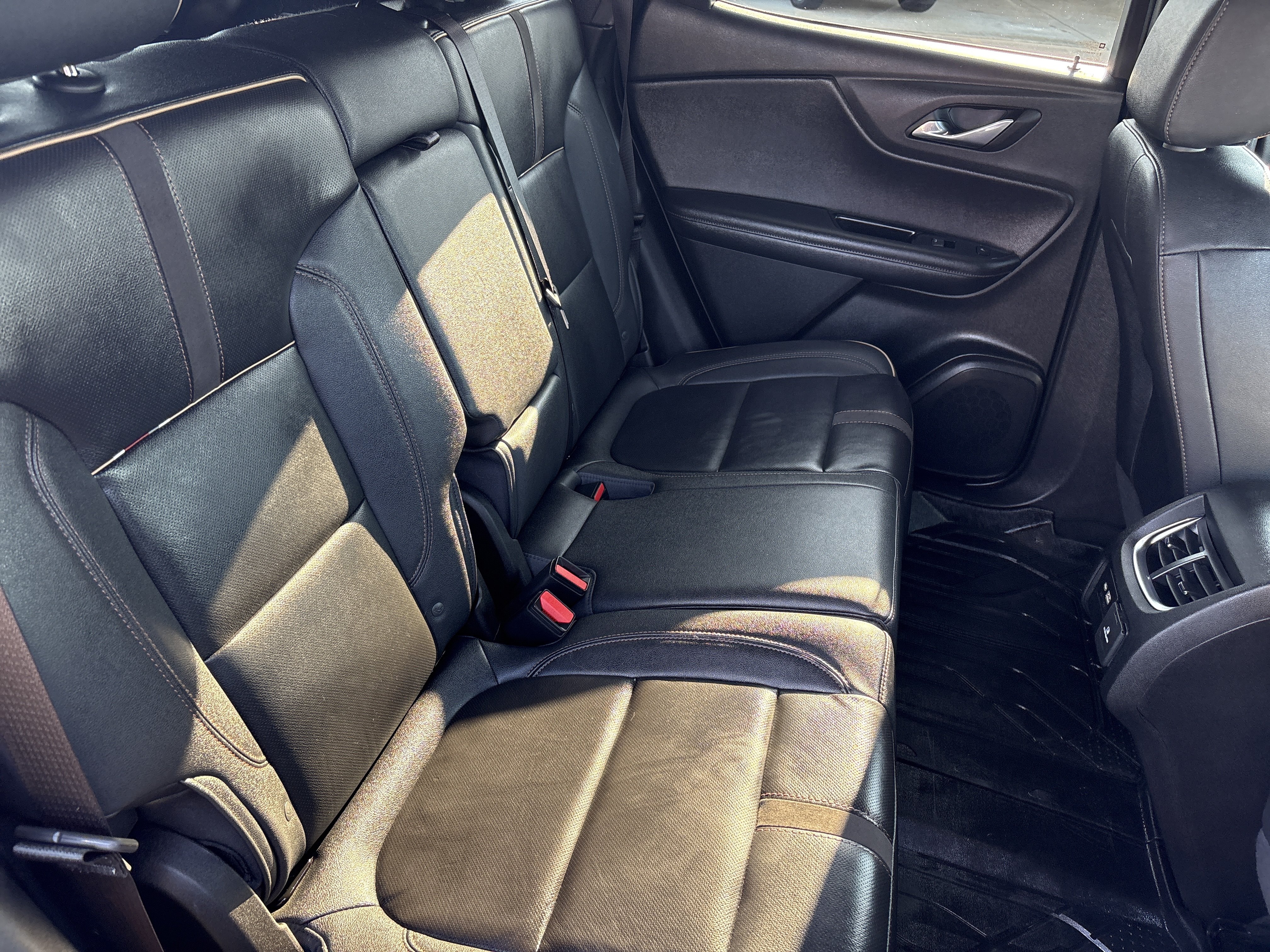 Used 2023 Chevrolet Blazer Premier w/ Driver Confidence II Package FWD image 9