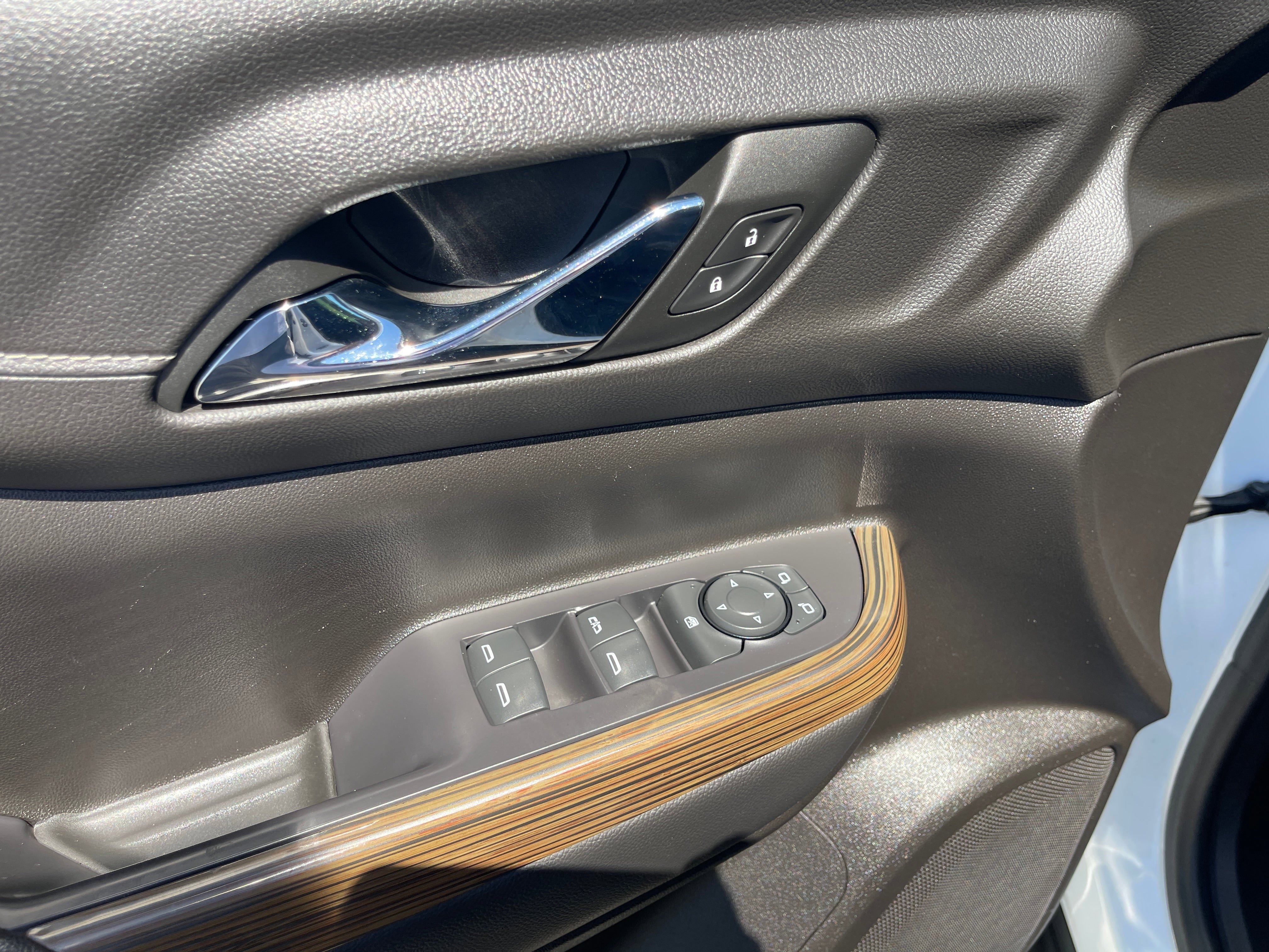 Used 2022 GMC Acadia SLE FWD image 9