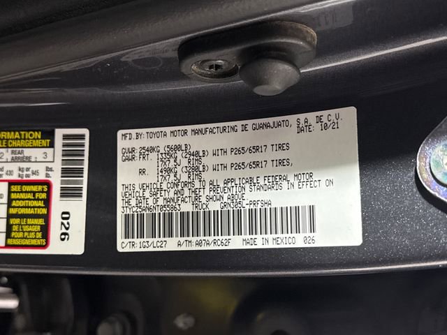 Used 2022 Toyota Tacoma TRD Sport w/ TRD Premium Sport Package AWD/4WD image 26