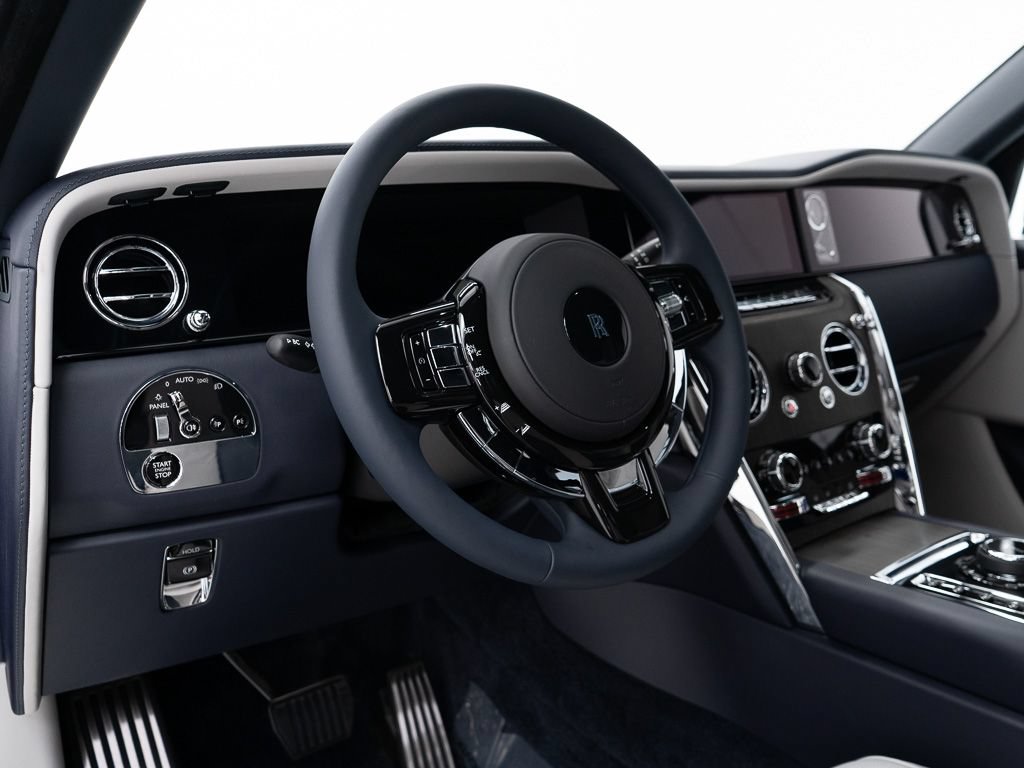 Used 2026 Rolls-Royce Cullinan AWD/4WD image 15