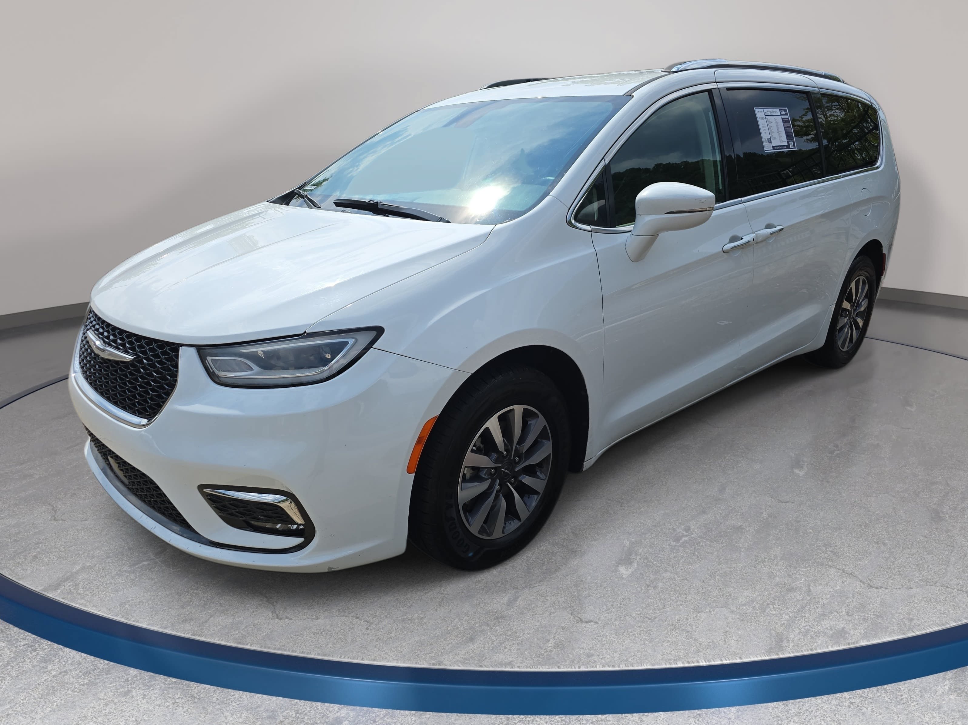 Used 2021 Chrysler Pacifica Touring-L FWD video 1