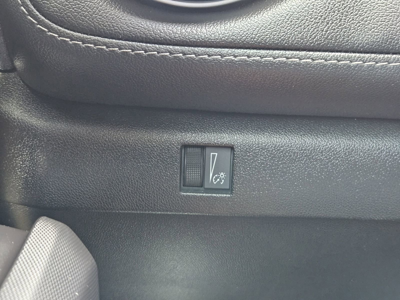 Used 2023 Chevrolet Colorado LT w/ LT Convenience Package image 23