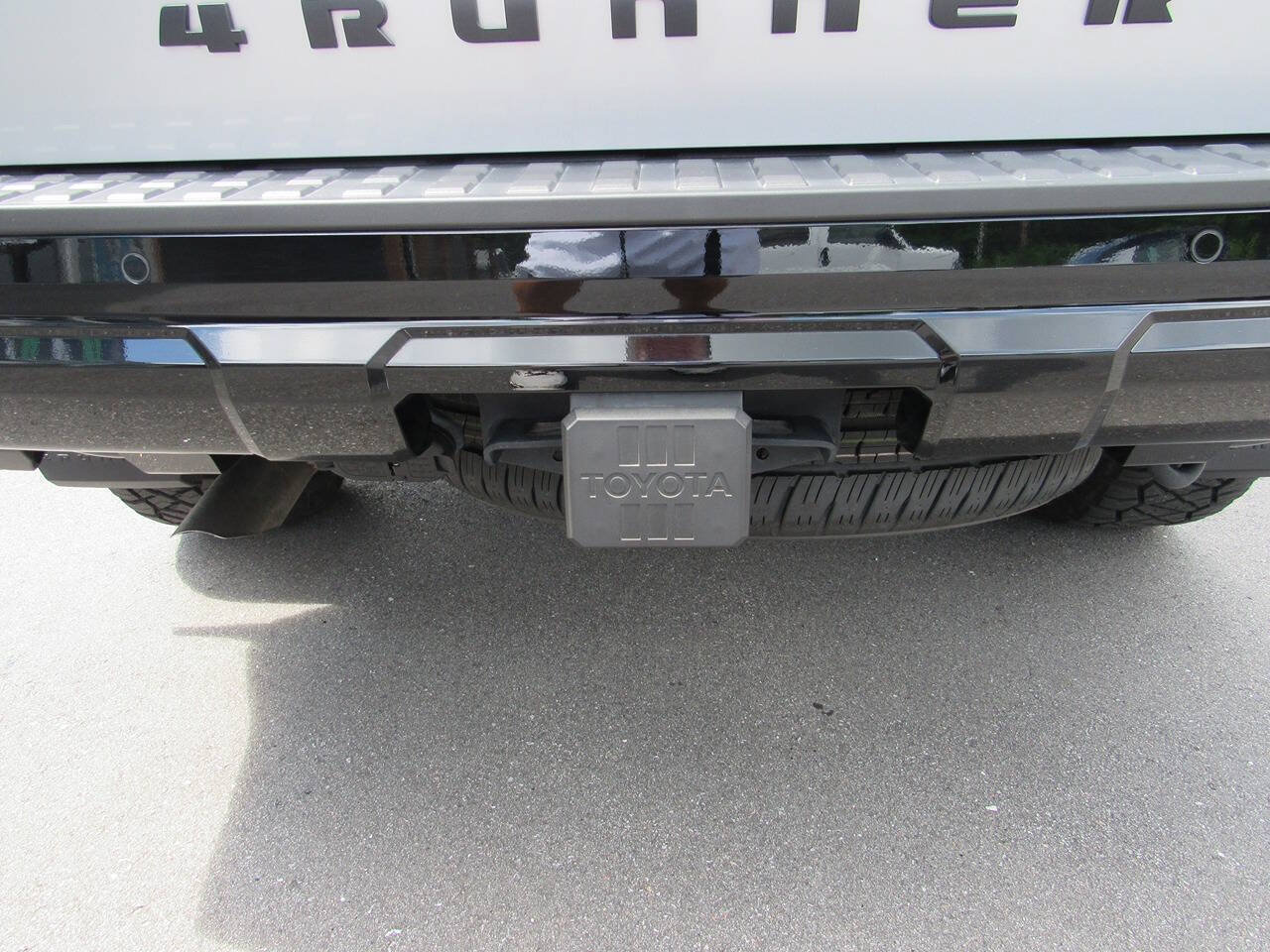 Used 2025 Toyota 4Runner Platinum AWD/4WD image 18