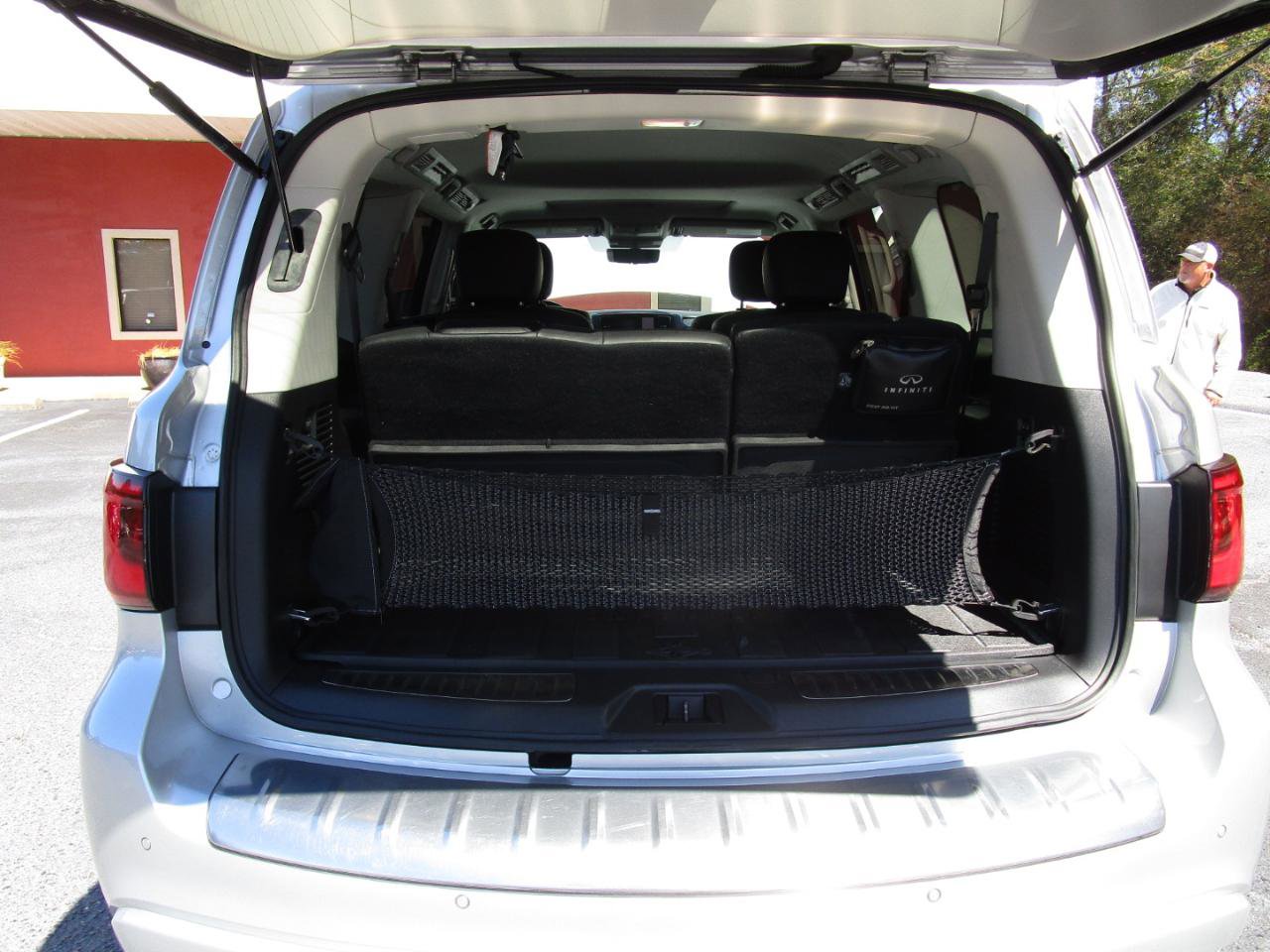 Used 2021 INFINITI QX80 Luxe w/ Cargo Package RWD image 24
