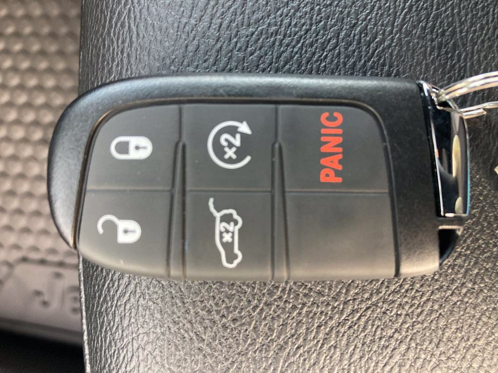 New 2025 Jeep Compass Latitude w/ Sun & Sound Group AWD/4WD image 21