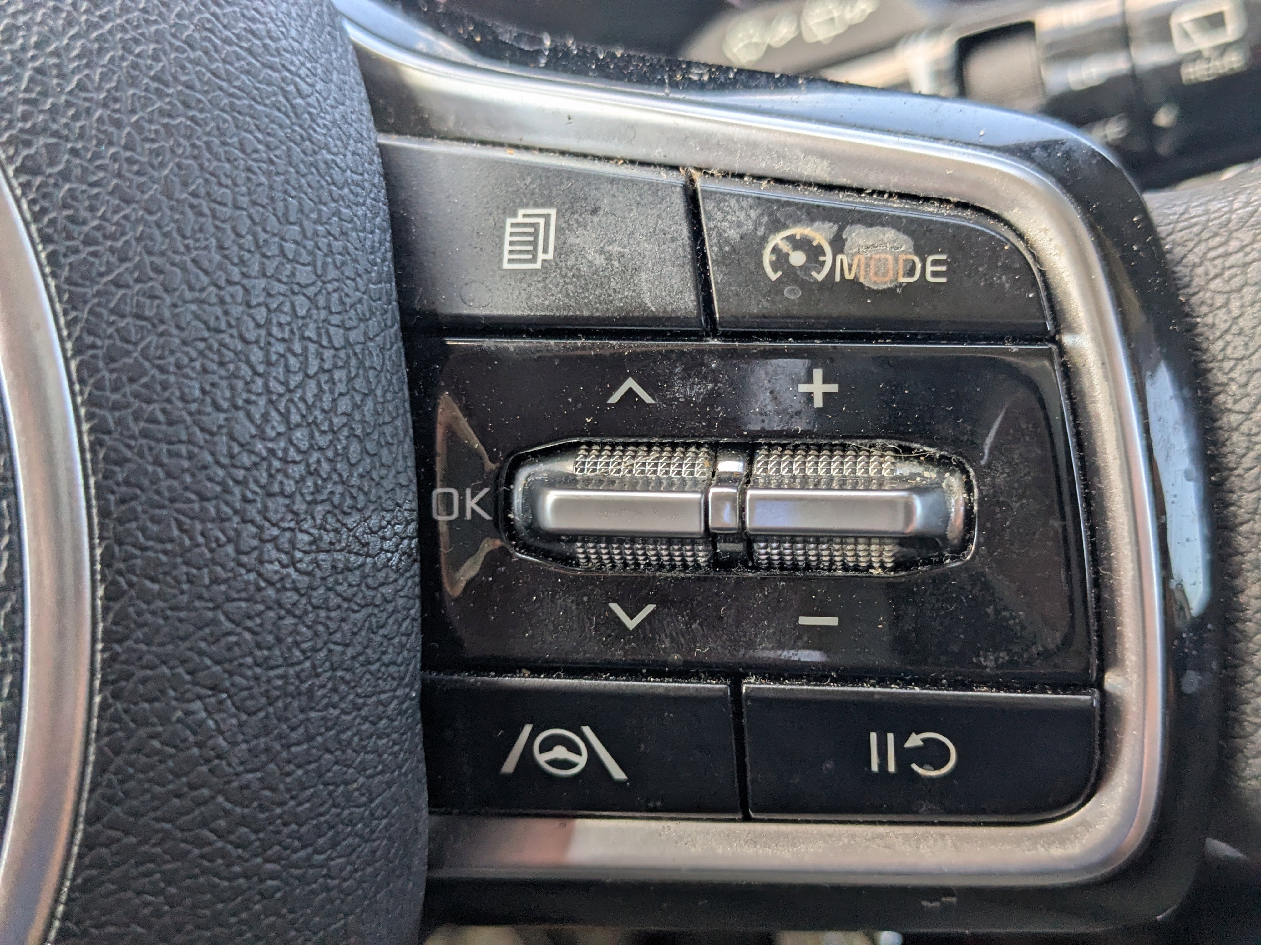 Used 2021 Kia Sorento LX AWD/4WD image 29
