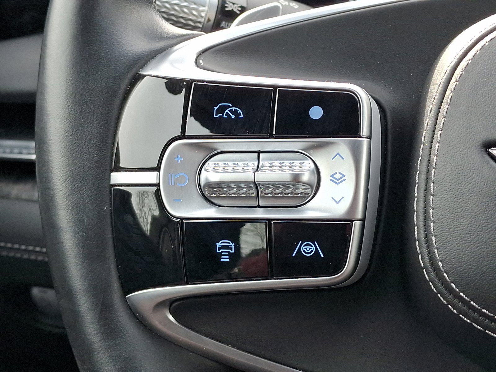 Used 2023 Genesis G90 3.5T image 23