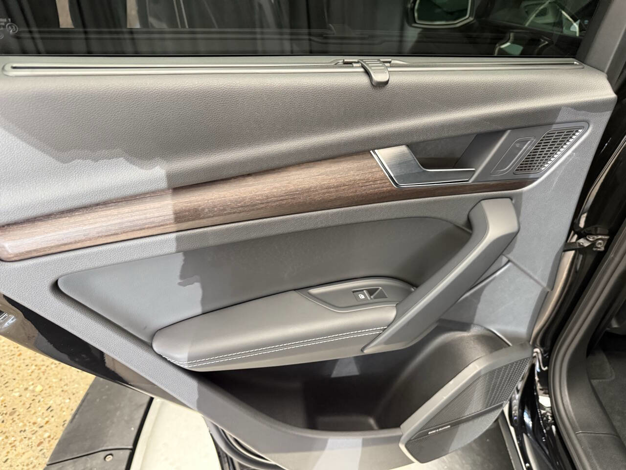 Used 2024 Audi Q5 e Prestige w/ Prestige Package image 22