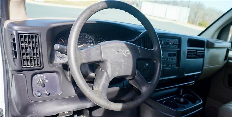 Used 2003 GMC Savana 1500 image 11
