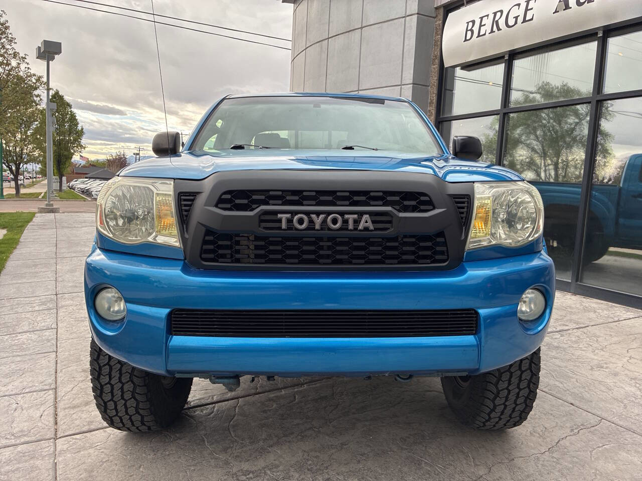 Used 2005 Toyota Tacoma 4x4 Double Cab image 2