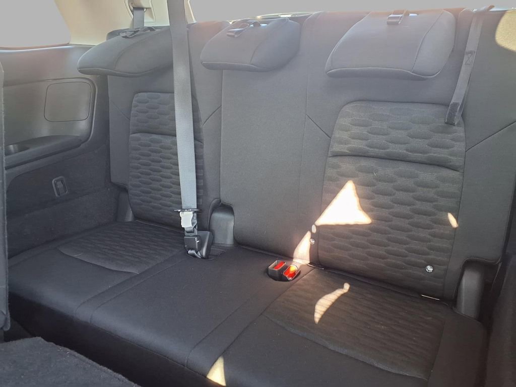 Certified 2025 Nissan Pathfinder SV image 26