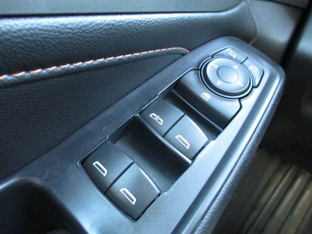 Used 2021 Chevrolet Traverse LT w/ LT Premium Package image 26