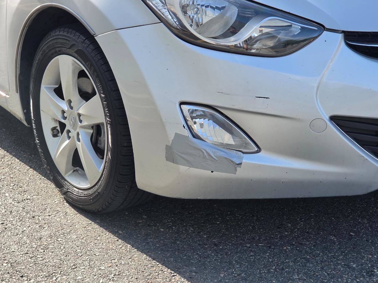 Used 2013 Hyundai Elantra GLS w/ Preferred Pkg FWD image 19