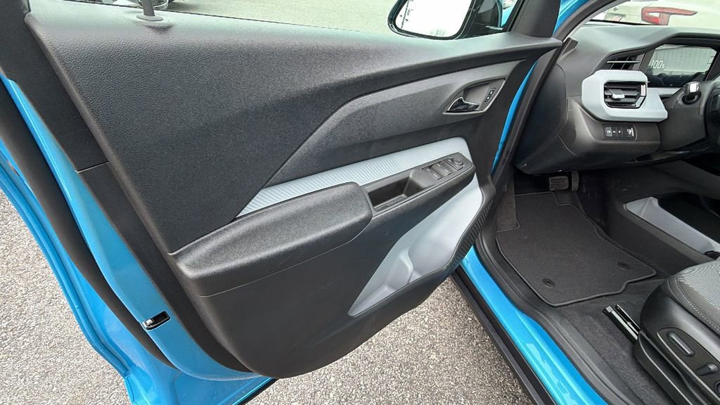 New 2027 Chevrolet Bolt LT w/ Comfort Package image 11