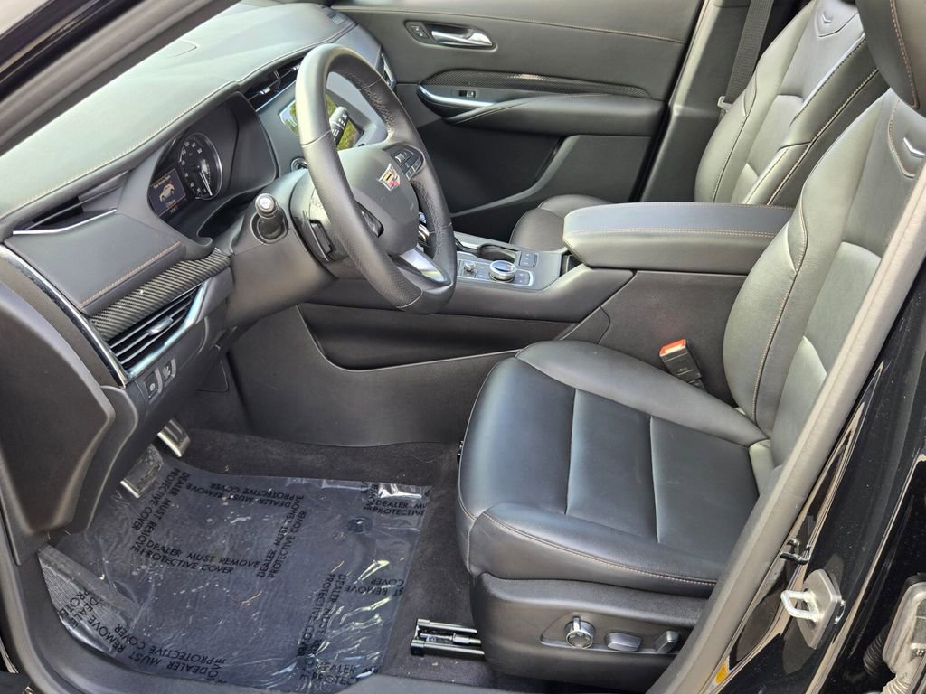 Used 2023 Cadillac XT4 Sport image 10