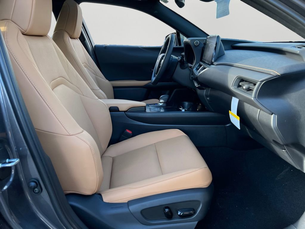 New 2025 Lexus UX 300h AWD image 5