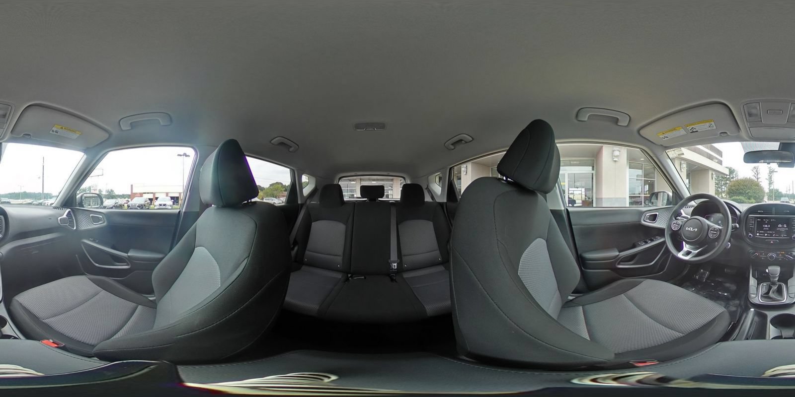 Used 2025 Kia Soul LX w/ LX Technology Package FWD image 40