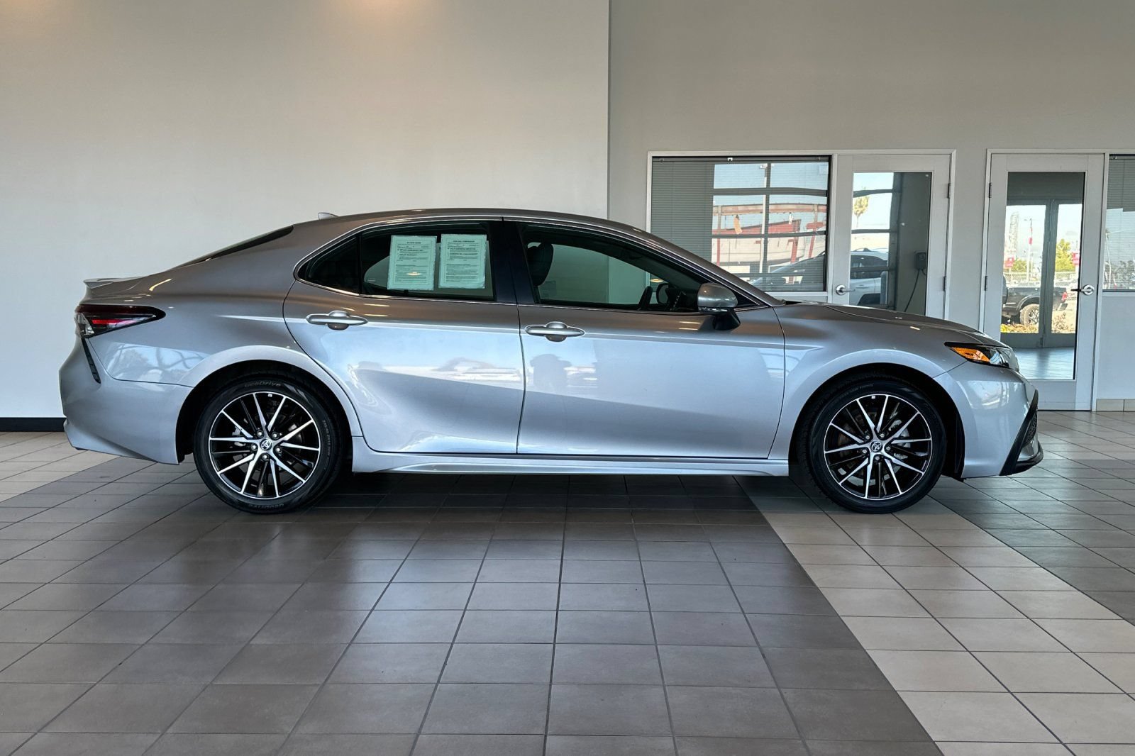 Certified 2024 Toyota Camry SE FWD image 3