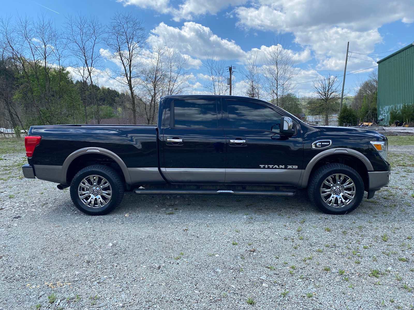 Used 2018 Nissan Titan Platinum Reserve w/ Platinum Utility Package AWD/4WD image 16