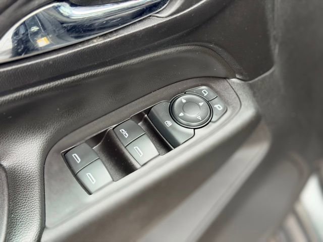 Used 2019 Chevrolet Equinox LT w/ Sun & Navigation Package image 21