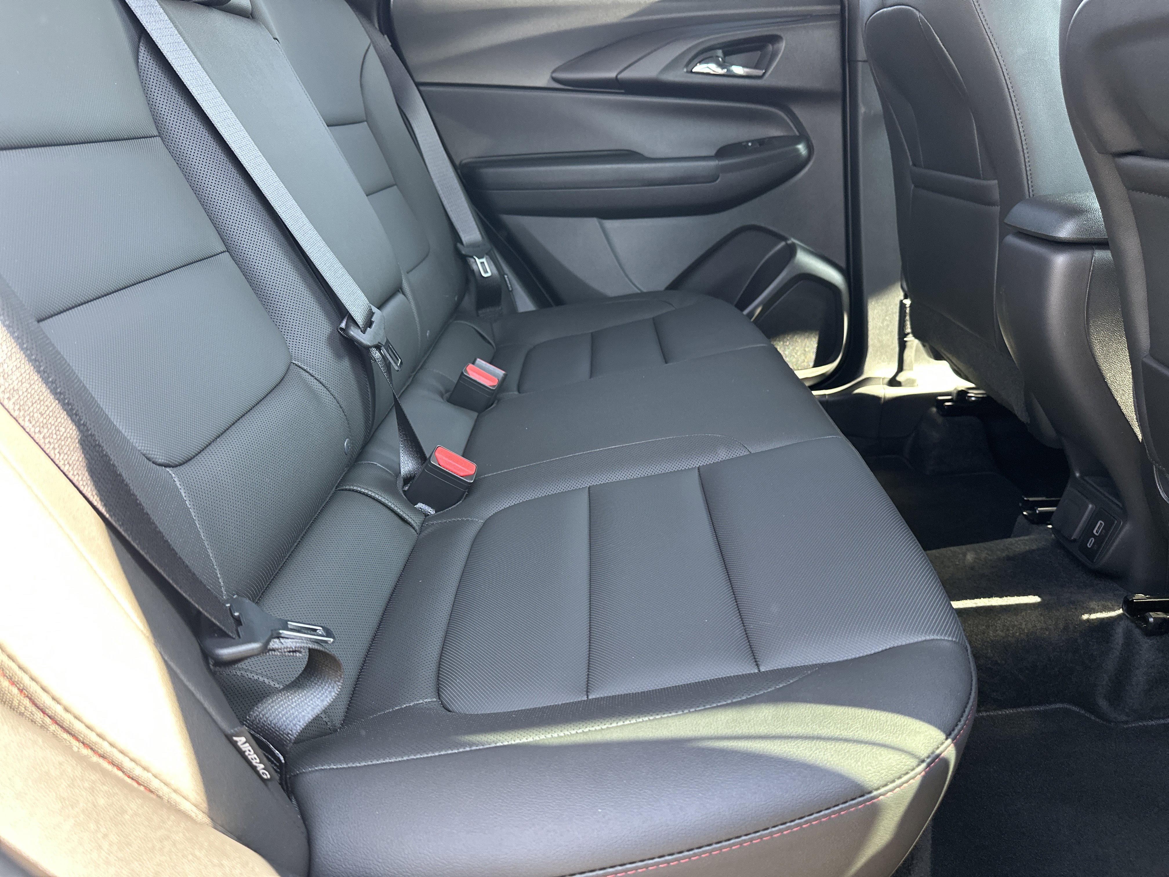 Used 2025 Chevrolet TrailBlazer RS w/ Convenience Package image 16