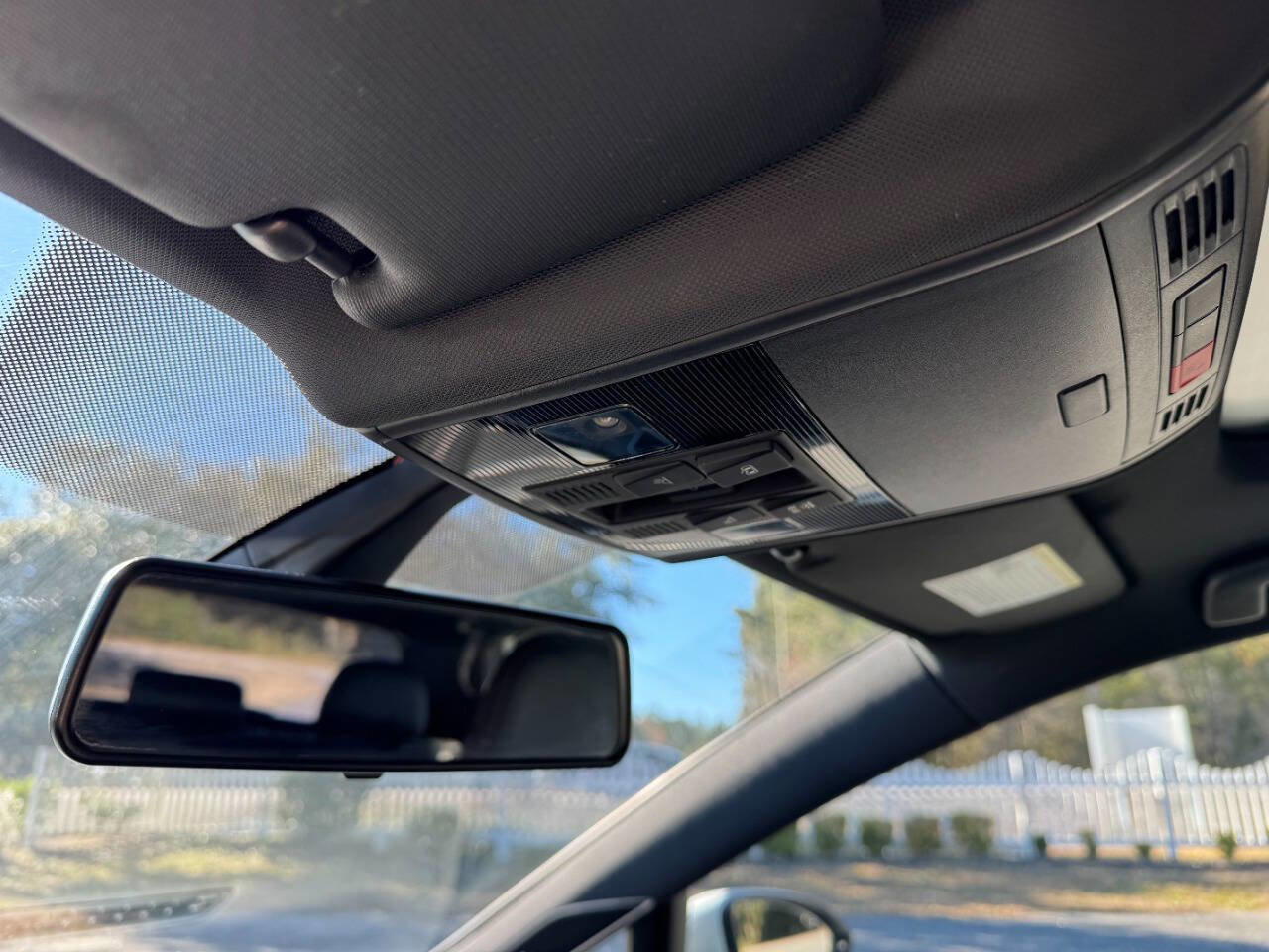 Used 2017 Volkswagen GTI SE image 21